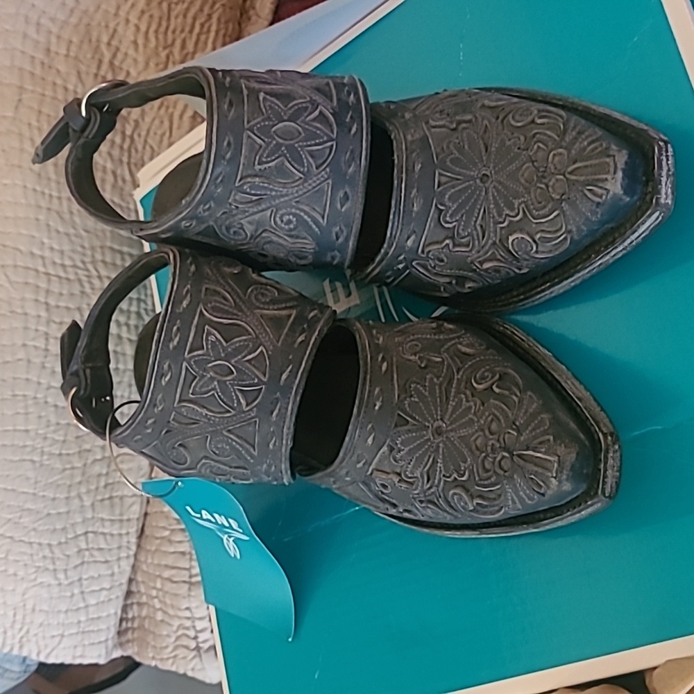 Lane Booties